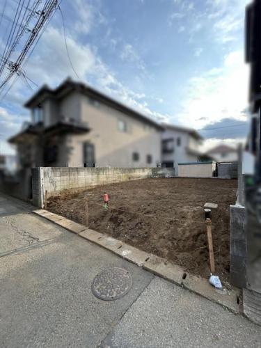 前面道路含む外観