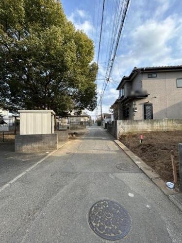 前面道路含む外観