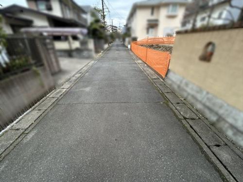 前面道路含む外観
