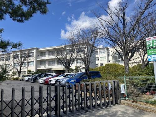 刈谷市立小垣江東小学校 約1360m