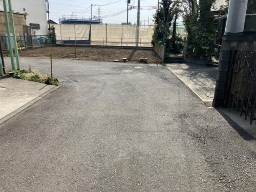 前面道路含む外観