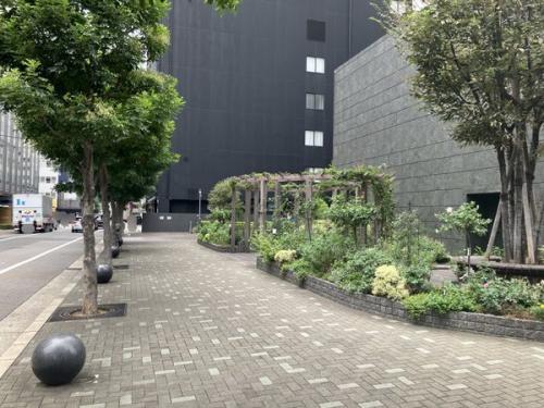 歩道状公開空地(南側)