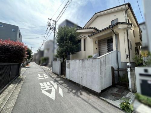 前面道路含む外観