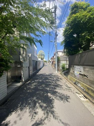 前面道路含む外観
