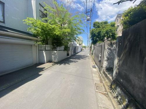 前面道路含む外観