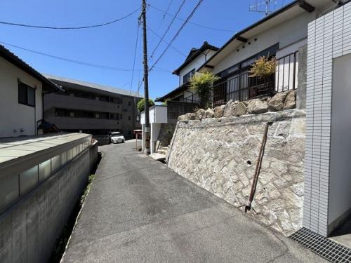 前面道路を含む現地（2026年5月撮影）
