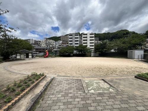 光が丘山根公園 約290m