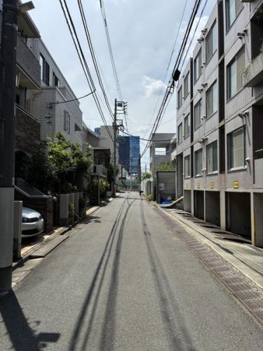 前面道路含む外観 前面道路含む外観