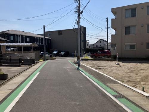 前面道路含む外観 前面道路含む外観