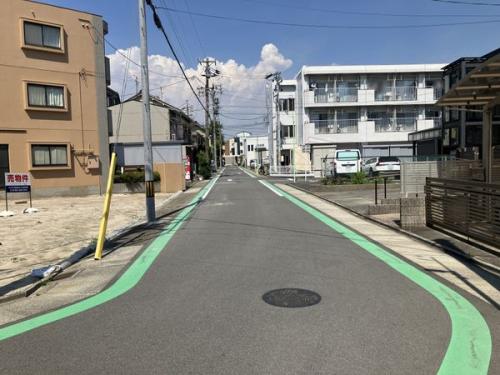 前面道路含む外観 前面道路含む外観