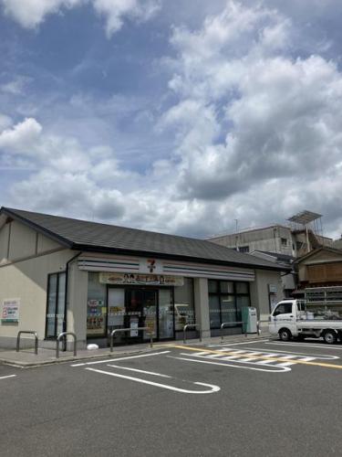 セブンイレブン智恵光院上長者町店 約380m セブンイレブン智恵光院上長者町店 約380m
