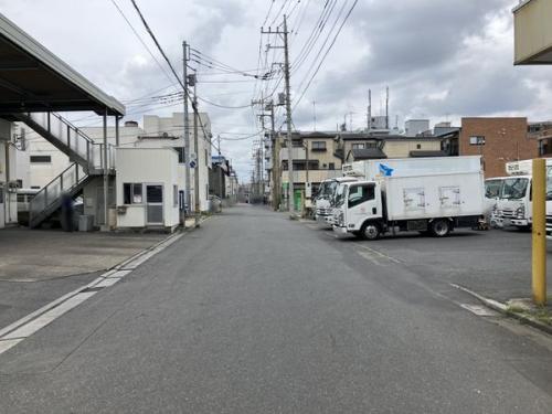 東側前面道路 東側前面道路