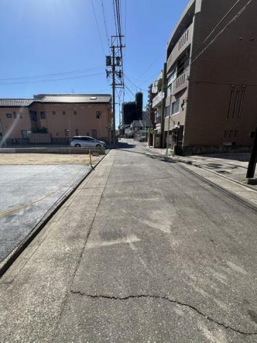 前面道路(北西向きに撮影) 前面道路(北西向きに撮影)