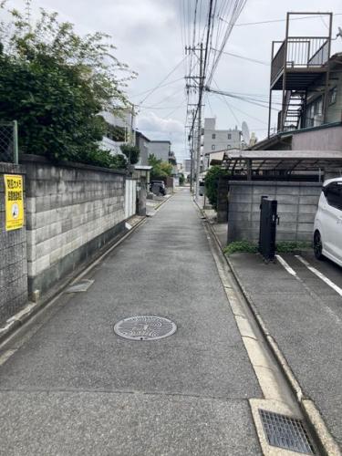 前面道路(東向きに撮影) 前面道路(東向きに撮影)
