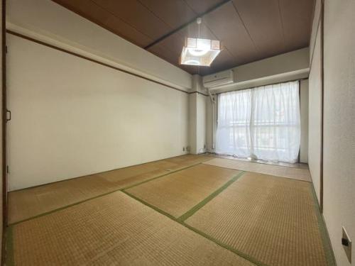 南側和室。※備品は価格に含まれません。