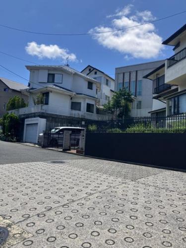 前面道路含む外観 前面道路含む外観