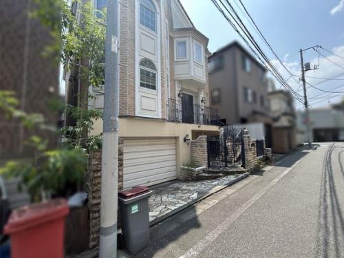 前面道路含む現地外観 前面道路含む現地外観