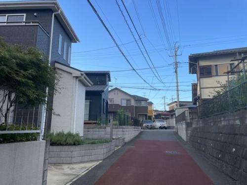 前面道路含む外観