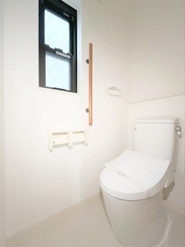 2階_温水洗浄便座トイレ