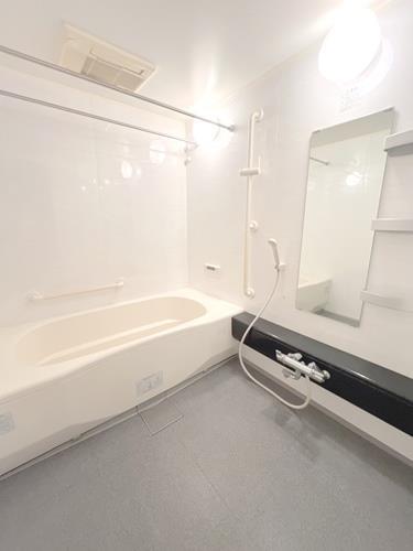 浴室（浴室暖房乾燥機完備）