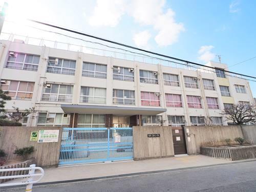 大阪市立清水丘小学校 640m