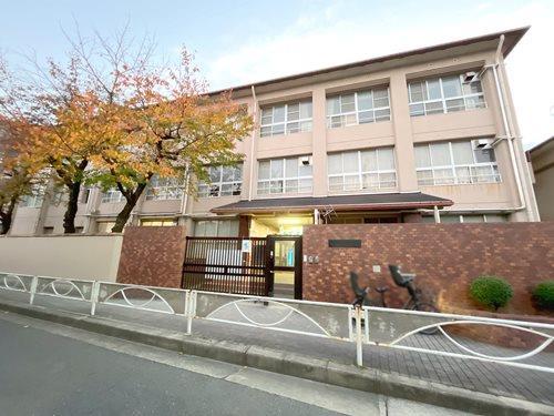 大阪市立晴明丘南小学校 70m