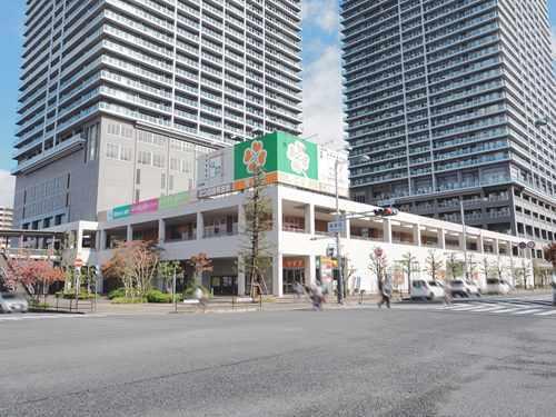 ライフ久宝寺駅前店 780m