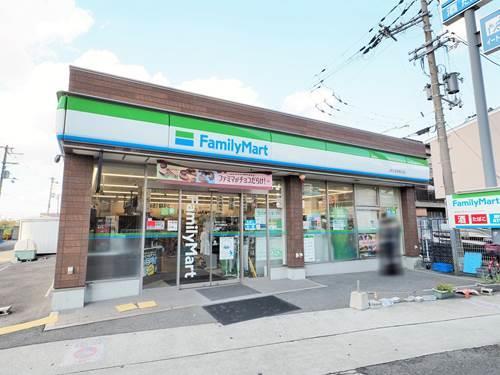 ファミリーマートJR久宝寺駅北店510m