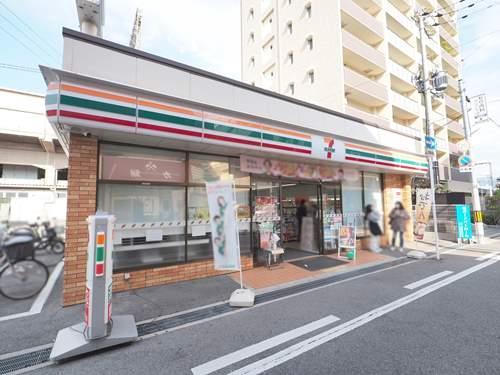 セブンイレブン近鉄河内小阪駅南店410m
