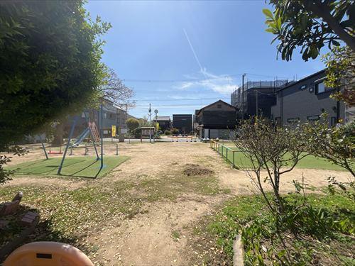 南側対側の公園