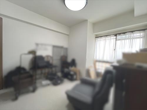 北西側洋室