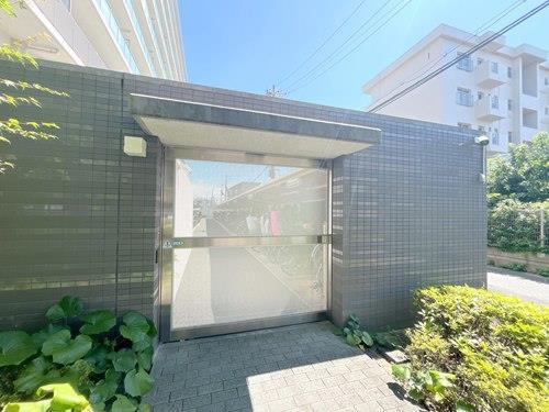 【共用部】自転車置場（入口オートロック）