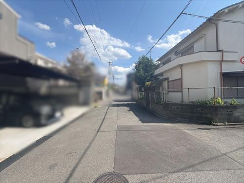 東側前面道路
