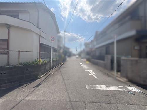 北側前面道路