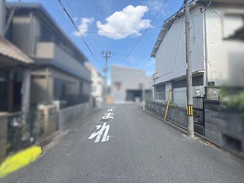 北側前面道路
