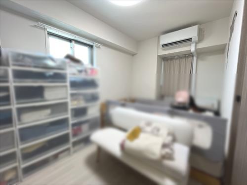 東側洋室　約6.0帖