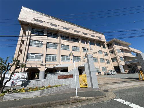 福岡市立野間中学校まで徒歩14分（112