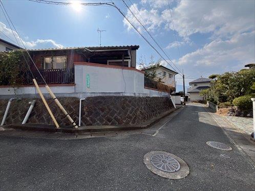 北西側前面道路　（北側から撮影）