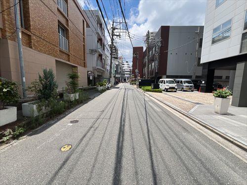 北側前面道路