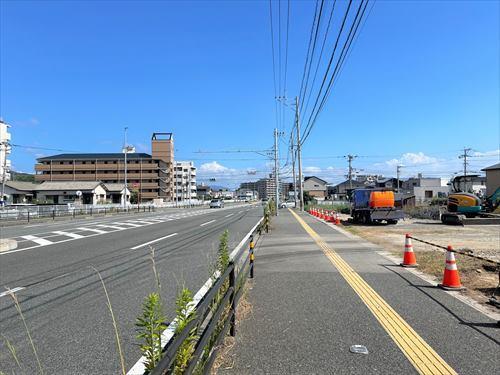 前面道路（南方向）