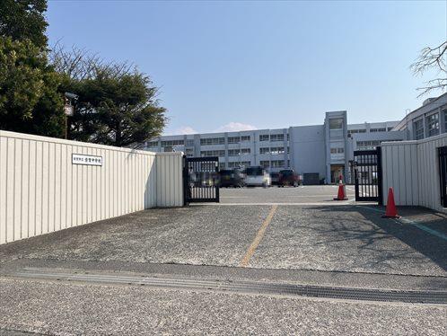 古賀中学校　1,350ｍ