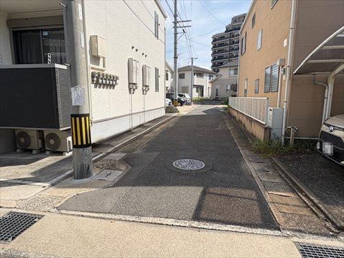 南東側前面道路