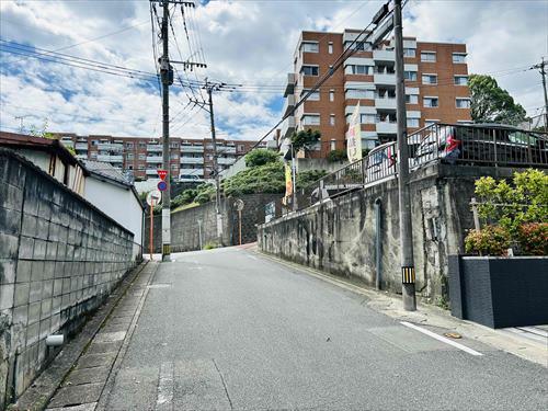 東側前面道路 東側前面道路