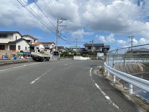 前面道路（南側から撮影）