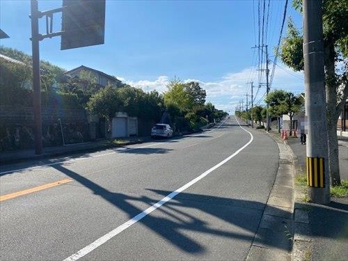 前面道路（東側から撮影）