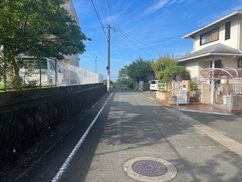 北西側接面道路