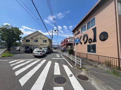 前面道路（北側から）（2025.7撮影）