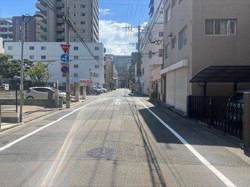 北東側前面道路