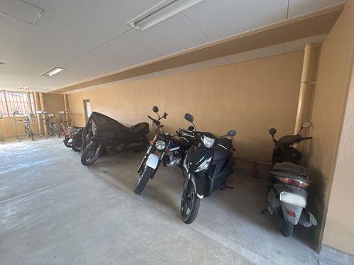 バイク置き場