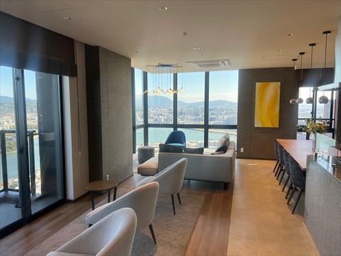 スカイラウンジ